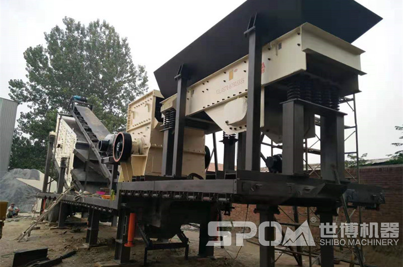 移動砂石料箱式破碎機(jī)，三組合移動破碎機(jī)